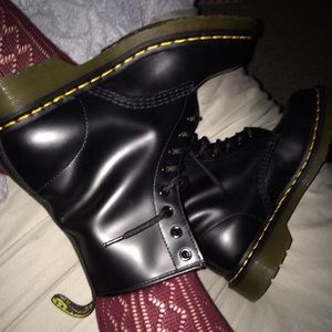 doc martens women’s size 8